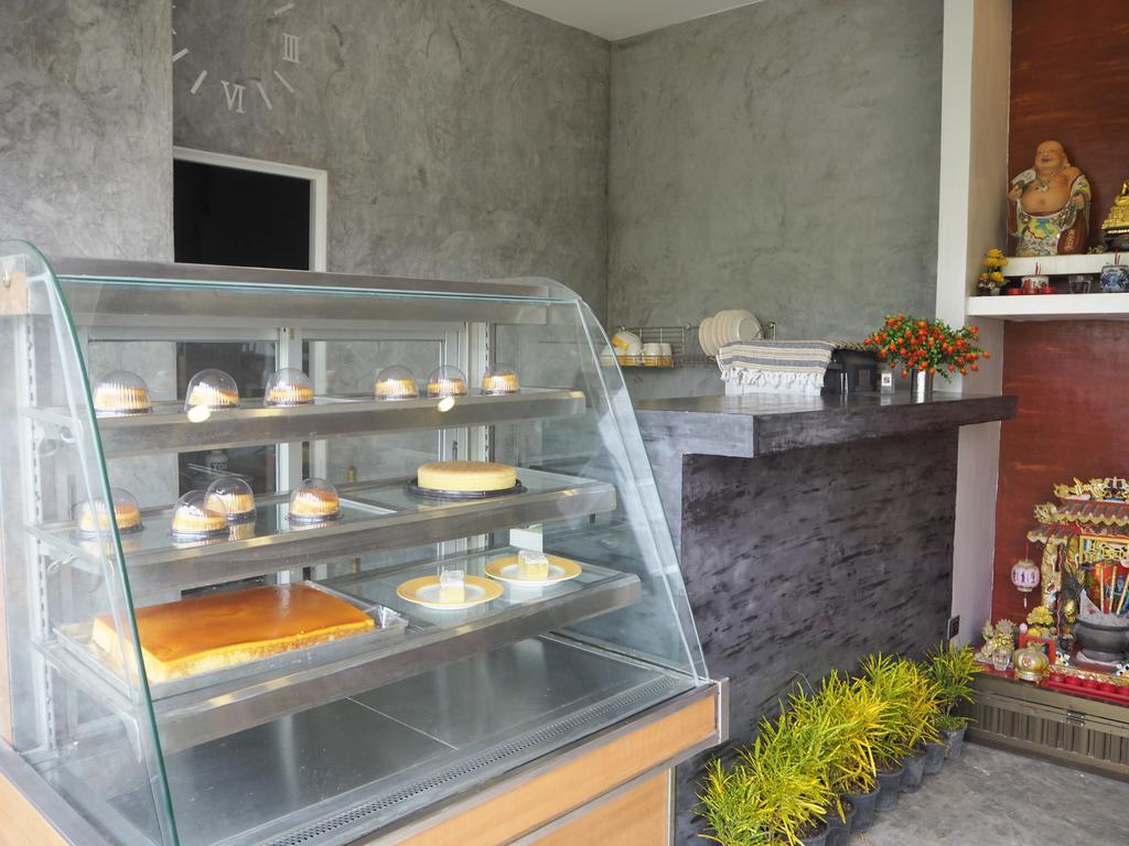 La Boutique @ *